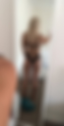 [OnlyFans.com] Elle Brooke (@ellebrookeuk)/photos/18-08-25 1940050-01 1125x2217.jpg